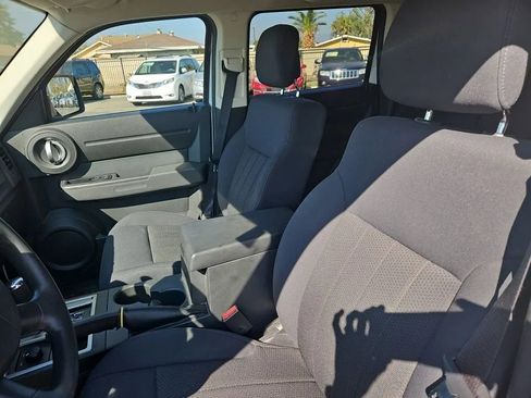 Used 2011 Dodge Nitro Heat image 23