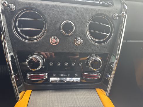 Used 2024 Rolls-Royce Cullinan w/ Interior Detailing Package image 17