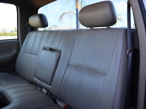 Used 2002 Toyota Tundra 2WD Regular Cab image 5