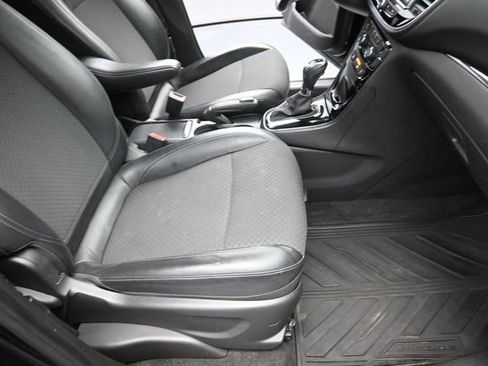 Used 2021 Buick Encore Preferred w/ Safety Package II AWD/4WD image 23