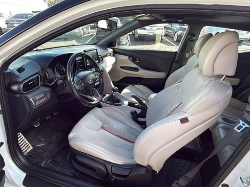 Used 2019 Hyundai Veloster Turbo Ultimate FWD image 10