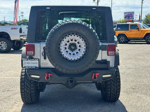 Used 2015 Jeep Wrangler Unlimited Rubicon w/ Connectivity Group AWD/4WD image 6