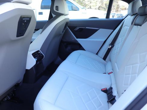 Used 2025 BMW 530i image 13