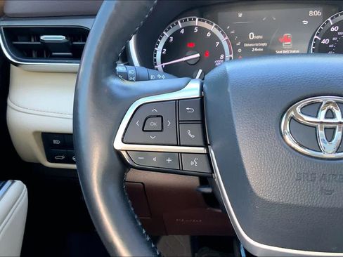 Used 2022 Toyota Highlander Limited FWD image 22