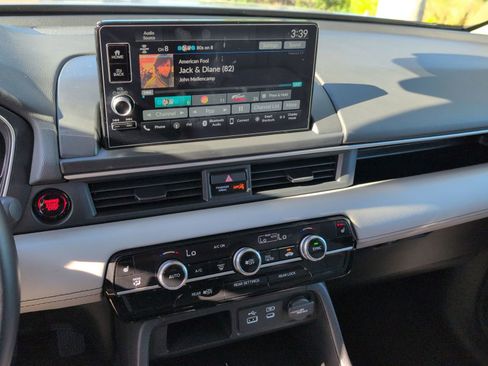 Used 2025 Honda Pilot EX-L image 15