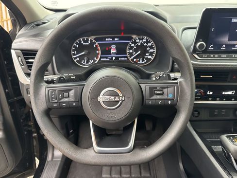 Used 2024 Nissan Rogue SV image 17