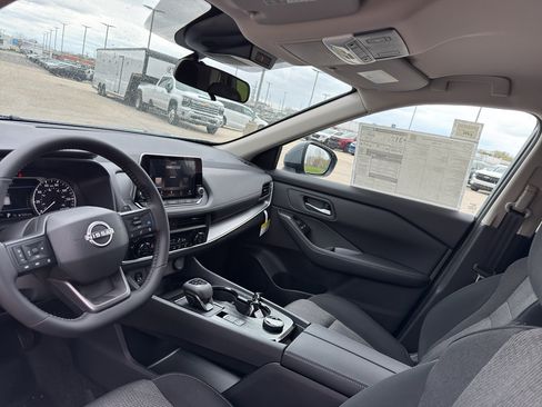 New 2026 Nissan Rogue SV w/ Cold Weather Package AWD/4WD image 24