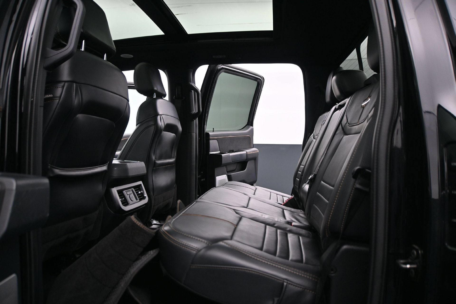 Used 2024 Ford F250 Platinum AWD/4WD image 15