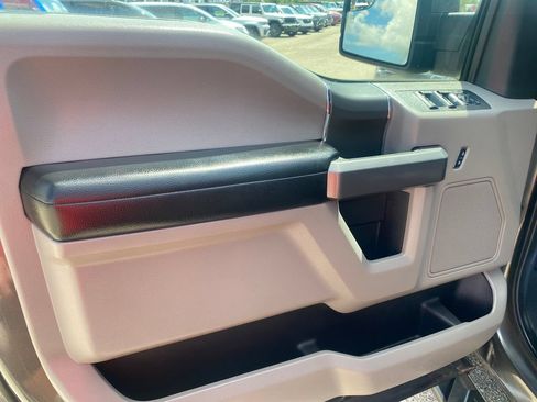 Used 2019 Ford F150 XLT w/ Equipment Group 302A Luxury AWD/4WD image 12