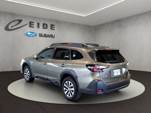 Used 2024 Subaru Outback Premium AWD/4WD image 10