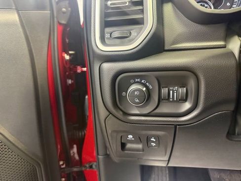 New 2026 RAM 1500 4x4 Crew Cab image 19