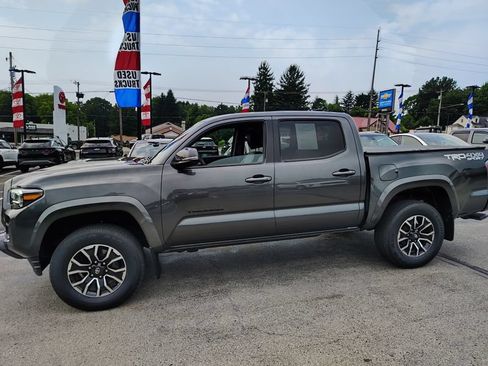 Used 2023 Toyota Tacoma TRD Sport AWD/4WD image 9