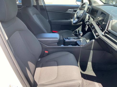 Used 2023 Kia Sportage LX image 22