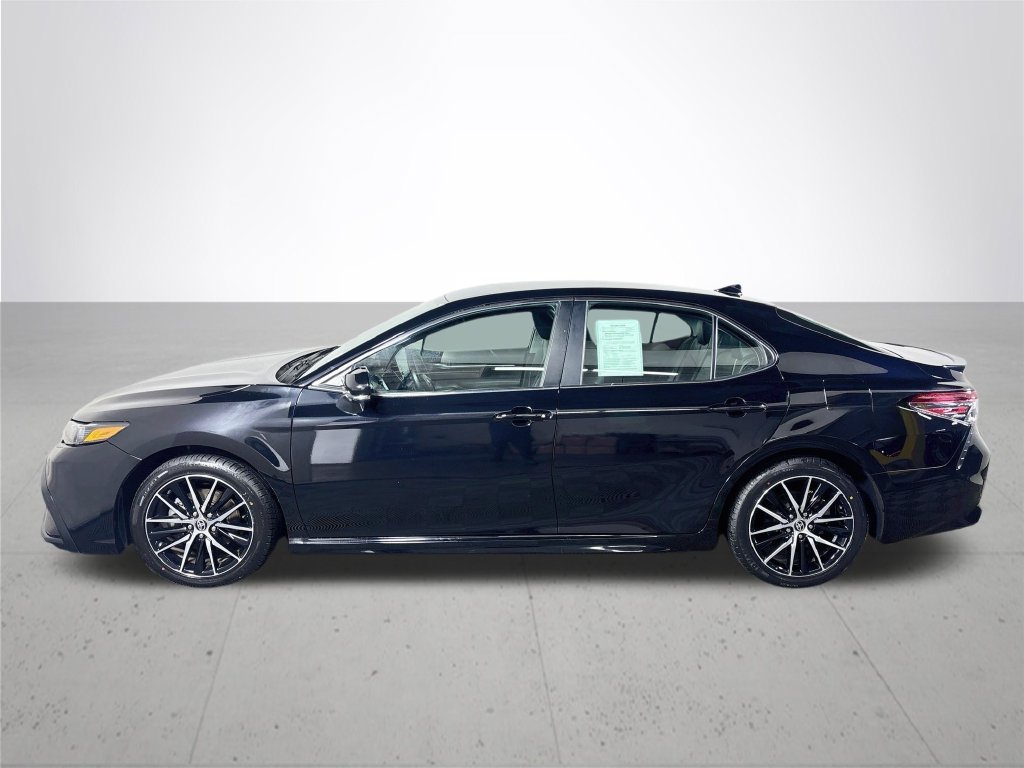 Used 2023 Toyota Camry SE FWD image 9