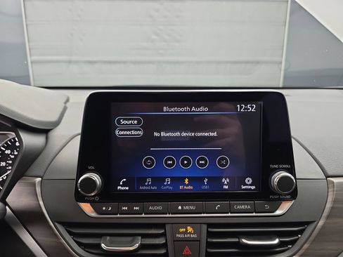 Used 2024 Nissan Altima 2.5 SV image 24