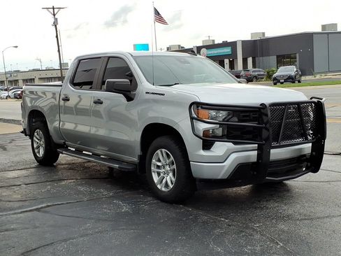Used 2022 Chevrolet Silverado 1500 Custom w/ LPO, Dark Essentials Package AWD/4WD image 3