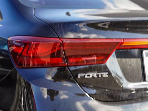 Certified 2021 Kia Forte LXS image 12