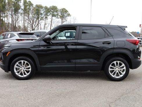 Used 2024 Chevrolet TrailBlazer LS w/ LS Convenience Package image 2