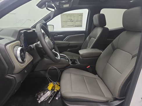 New 2025 Chevrolet Colorado ZR2 w/ Off-Road Front Bumper Package image 82