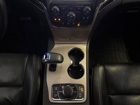 Used 2015 Jeep Grand Cherokee Overland w/ Advanced Technology Group AWD/4WD image 25