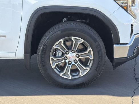 Used 2025 GMC Sierra 1500 SLT image 43