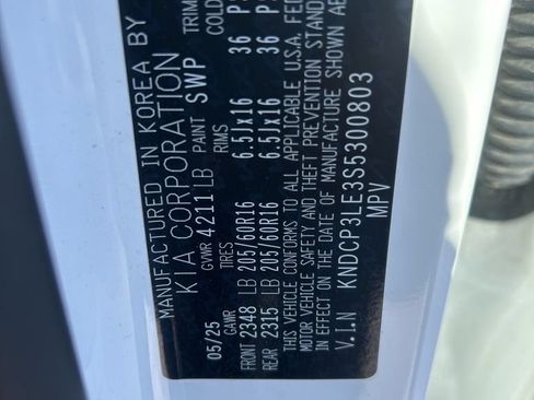 Used 2025 Kia Niro LX FWD image 3