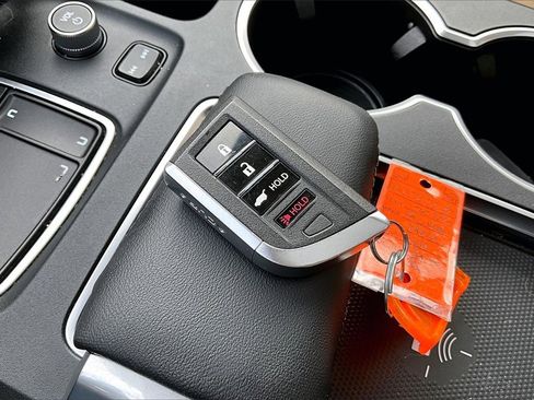 Certified 2022 Acura MDX SH-AWD w/ Technology Package image 11