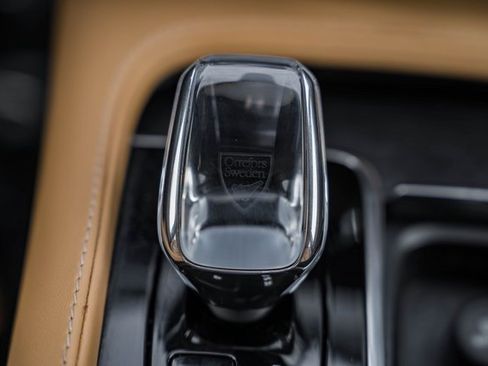 Certified 2024 Volvo XC90 T8 Ultimate w/ Protection Package image 24