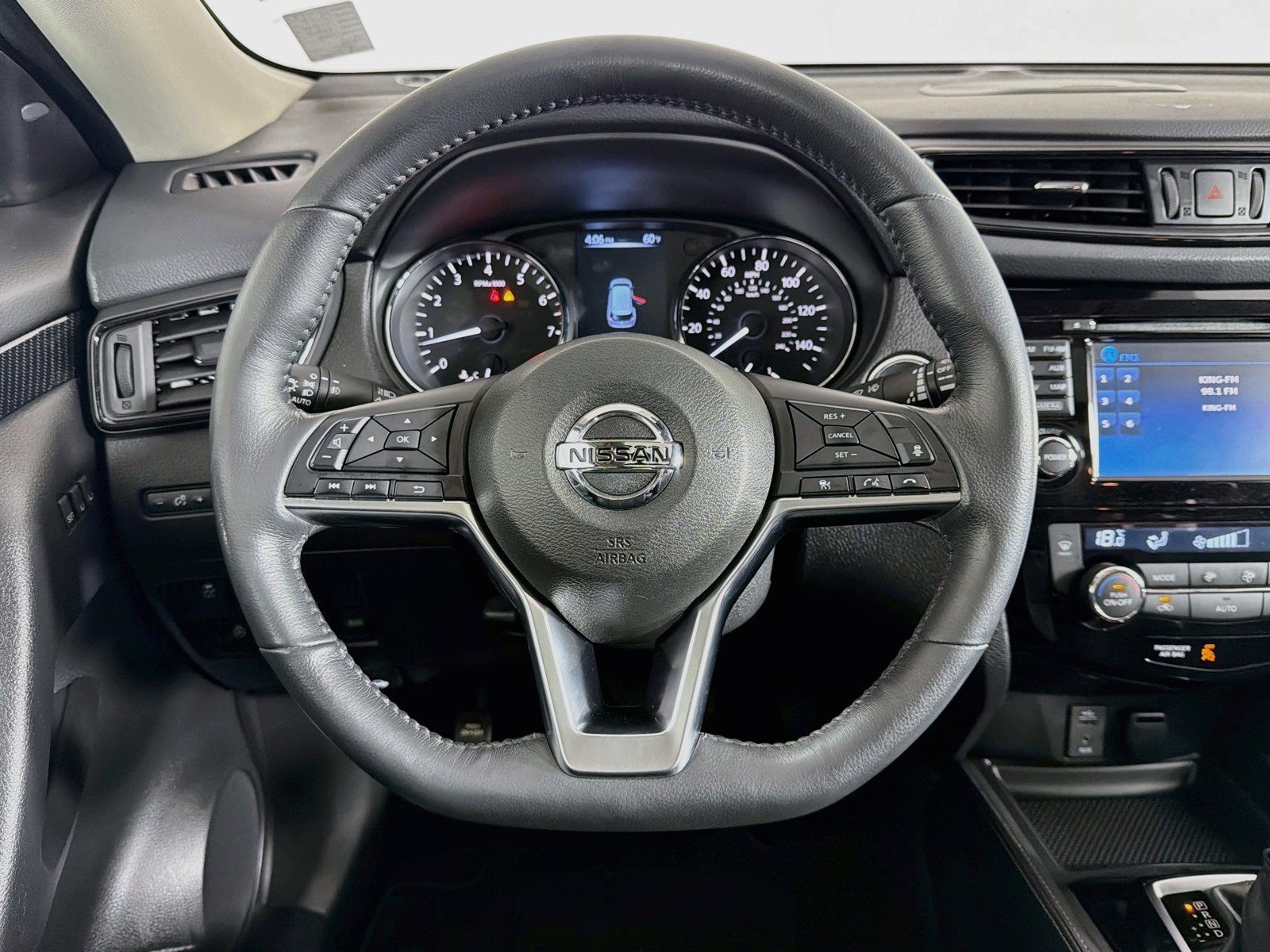 Used 2017 Nissan Rogue Platinum AWD/4WD image 14