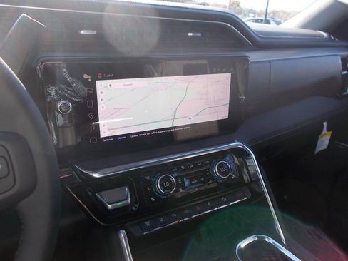 New 2026 GMC Sierra 2500 Denali w/ Denali Reserve Package image 18