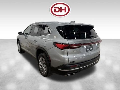 Used 2025 Buick Enclave Preferred AWD/4WD image 13