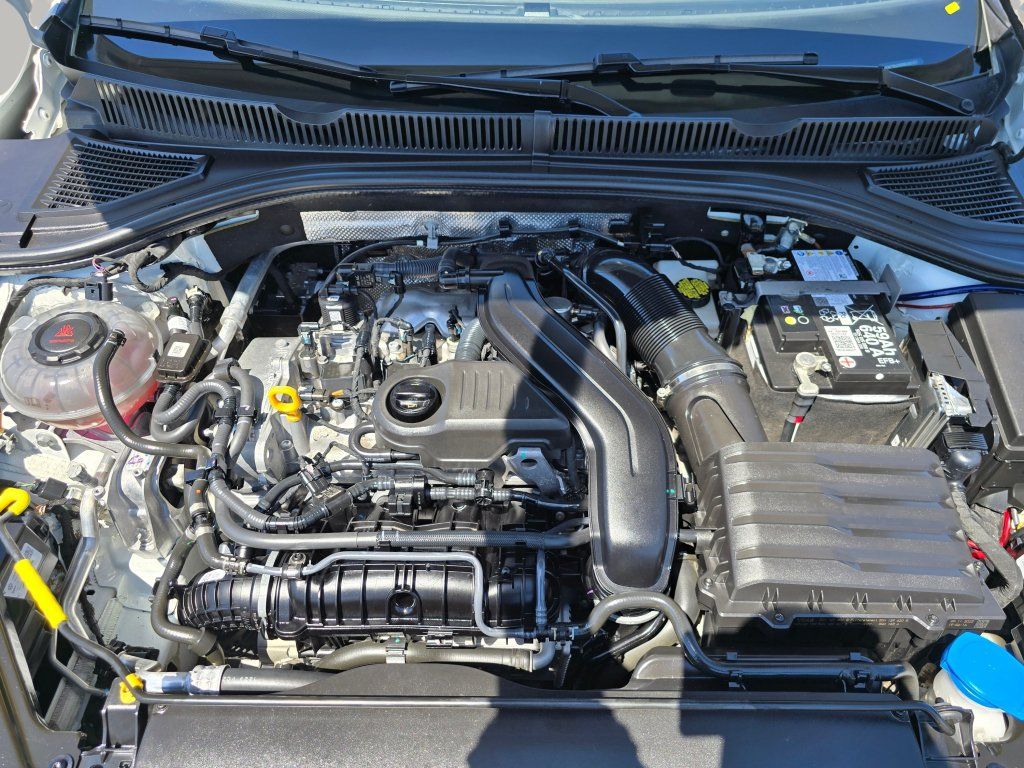 Used 2024 Volkswagen Jetta SE FWD image 19