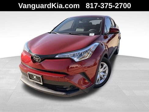 Used 2019 Toyota C-HR XLE image 1