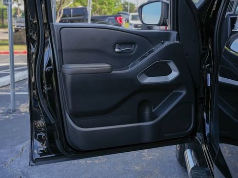 Used 2022 Nissan Frontier SV RWD image 21
