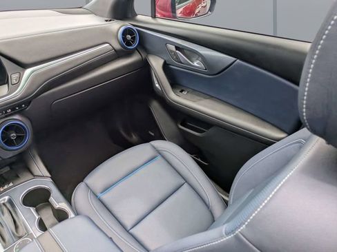 Used 2025 Chevrolet Blazer RS w/ Enhanced Convenience Package FWD image 18