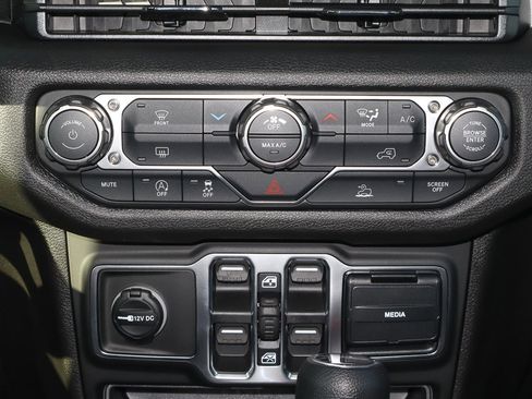 New 2026 Jeep Gladiator Sport image 20