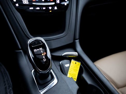 Used 2017 Cadillac XT5 Platinum w/ Driver Assist Package image 18