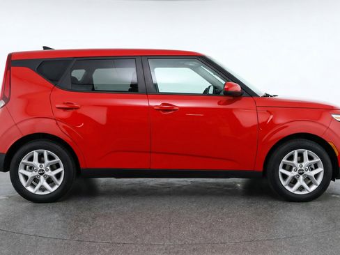Used 2025 Kia Soul LX w/ LX Technology Package image 11