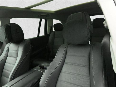 Used 2026 Mercedes-Benz GLS 450 4MATIC image 9