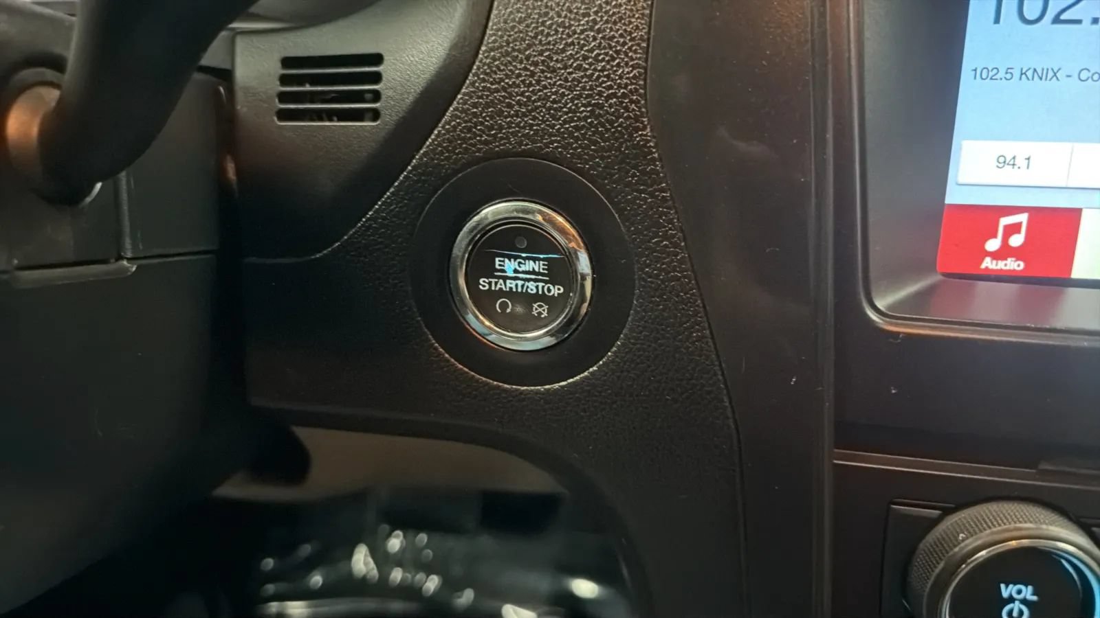 Used 2017 Ford Explorer XLT w/ Equipment Group 201A FWD image 25