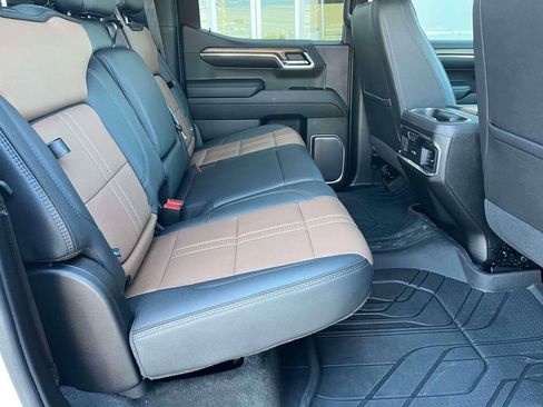 Certified 2023 Chevrolet Silverado 1500 High Country w/ Technology Package AWD/4WD image 19