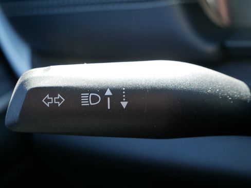 Used 2023 Jeep Grand Cherokee Limited w/ Black Appearance Package image 24