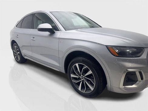 Used 2022 Audi Q5 2.0T Premium w/ Convenience Package image 12