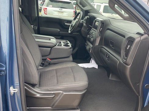 Used 2024 Chevrolet Silverado 2500 Custom w/ Custom Convenience Package image 10