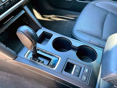 Used 2018 Subaru Outback 3.6R Limited image 16