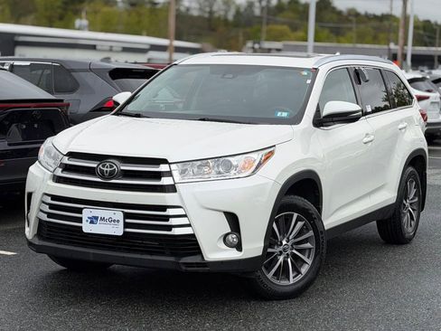 Used 2019 Toyota Highlander XLE AWD/4WD image 1