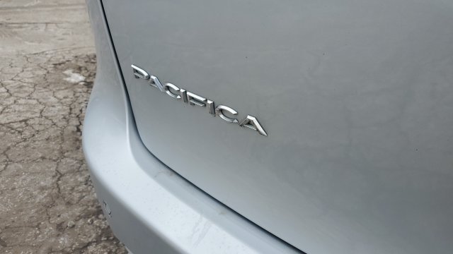 Used 2024 Chrysler Pacifica Touring-L FWD image 32
