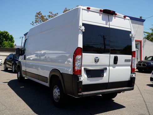 Used 2023 RAM ProMaster 2500 FWD image 4