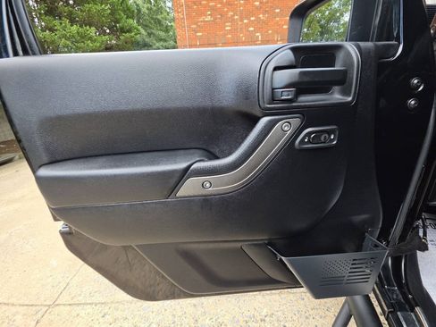 Used 2013 Jeep Wrangler Unlimited Sport AWD/4WD image 9