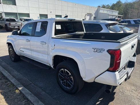 Used 2024 Toyota Tacoma TRD Sport w/ TRD Sport Upgrade Package image 2